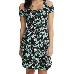 HOT TOPIC SKULL & ROSES COLD SHOULDER DRESS